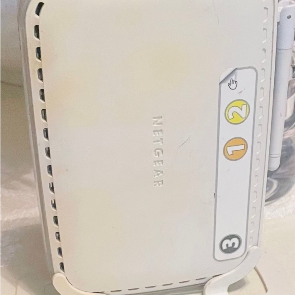 Netgear WGR614 4-Port Wireless G Router WiFi - Picture 3 of 8